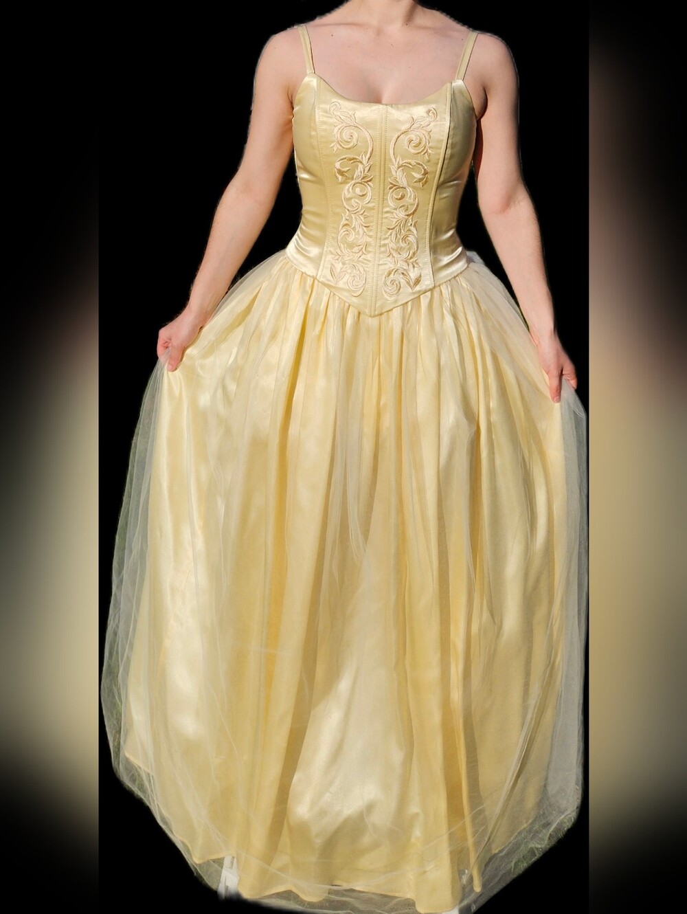 '90's Jessica McClintock Gunne Sax Pale Yellow Gown with Embroidered Bodice